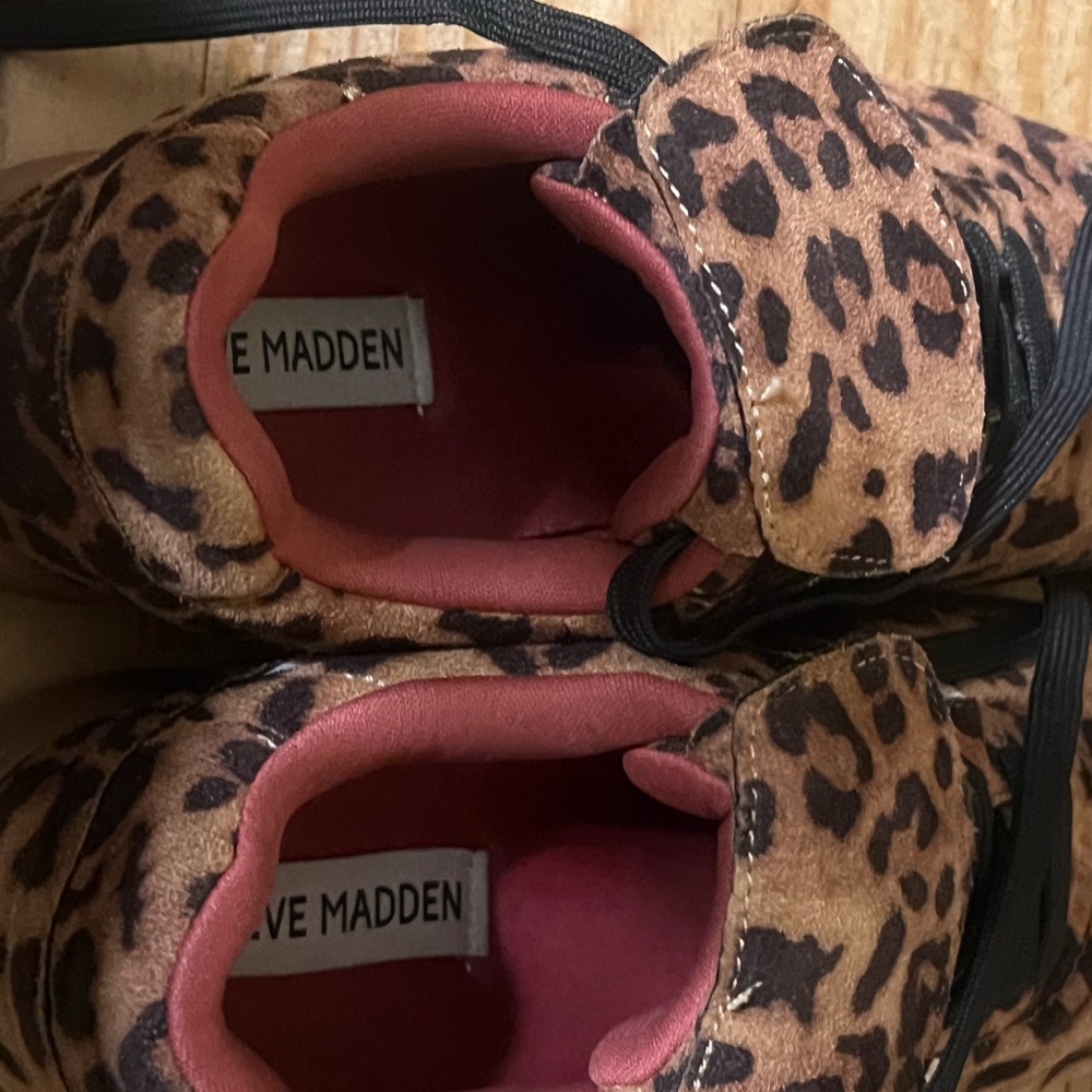 Steve Madden Kids Leopard-Print Sneakers with Pink Interior